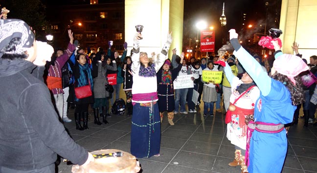 La abrupación indígena mexicana, Cetilizhi Nahucampe Nahutl, celebró la Orden Ejecutiva de inmigración del presidente Obama. 