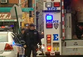 Escena del dobre asesinato de policías en Brooklyn. 