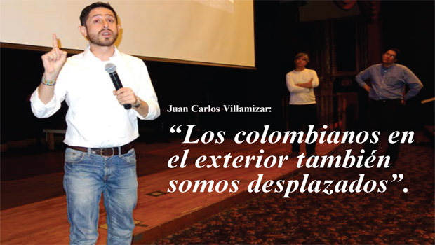 Los organizadores del foro por la paz en Colombia: Juan Carlos Villamizar y al fondo, Julio Bedoya y Gabriel Chávez. Fotos Javier Castaño 