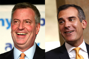 Los alcaldes Bill de Blasio de Nueva York y Eric Garcetti de Los Angeles.