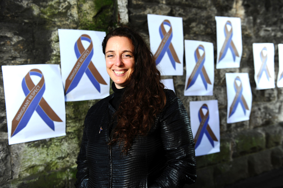 Tania Bruguera se identifica con la lucha de los inmigrantes. Foto Wales News Service.