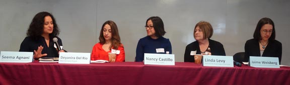 Panel de discusión, desde la izquierda, 