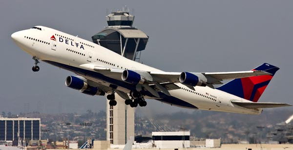 Avión de Delta Air Lines ascendiendo. Foto cortesía