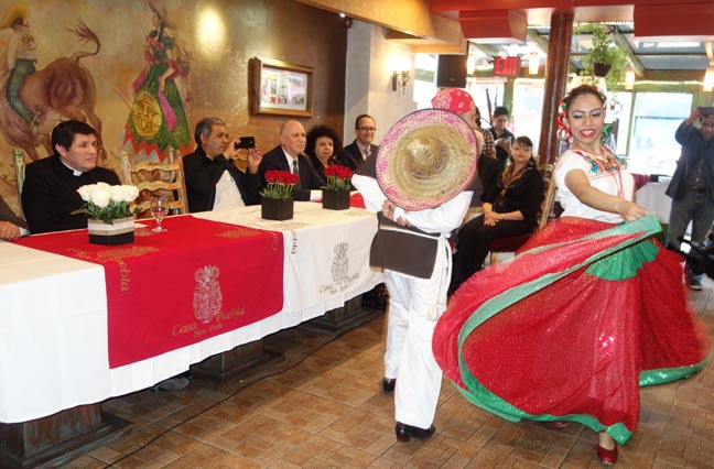 El Ballet Nuevo Amanecer en el Mexican Festival Restaurant de Manhattan. Fotos Javier Castaño