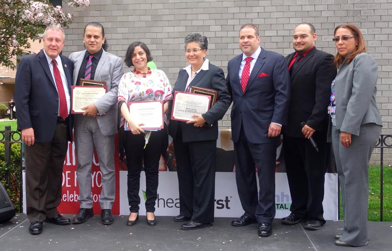 Desde la izquierda, Daniel Domm, Willy Mosquera, Claudia Norman, Mercedes Cano, Enemesio Ortiz, Al Jaime y Alina Morán.