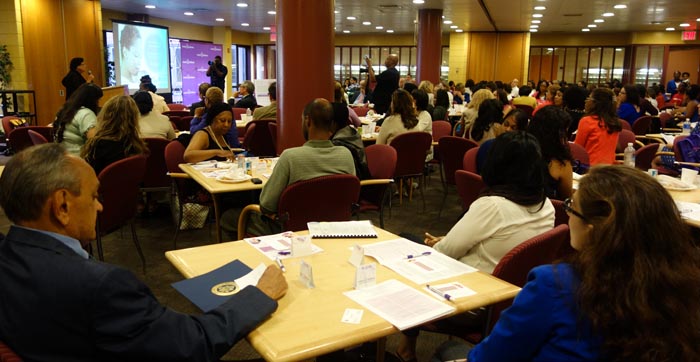 En el York College de Queens, más de 200 personas asistieron a este evento de March of Dimes.