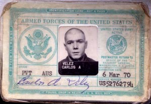 La tarjeta militar de Carlos Vélez en 1970.