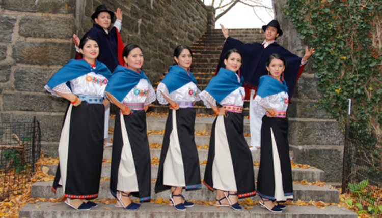 Agrupación ecuatoriana Ñukanchik-Llakta-Wawakuna. 
