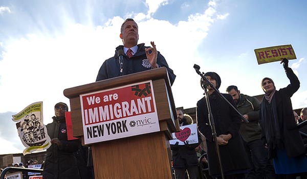 Bill de Blasio, alcalde de Nueva York, ha salido en defensa de los inmigrantes. Foto Alcaldía NYC