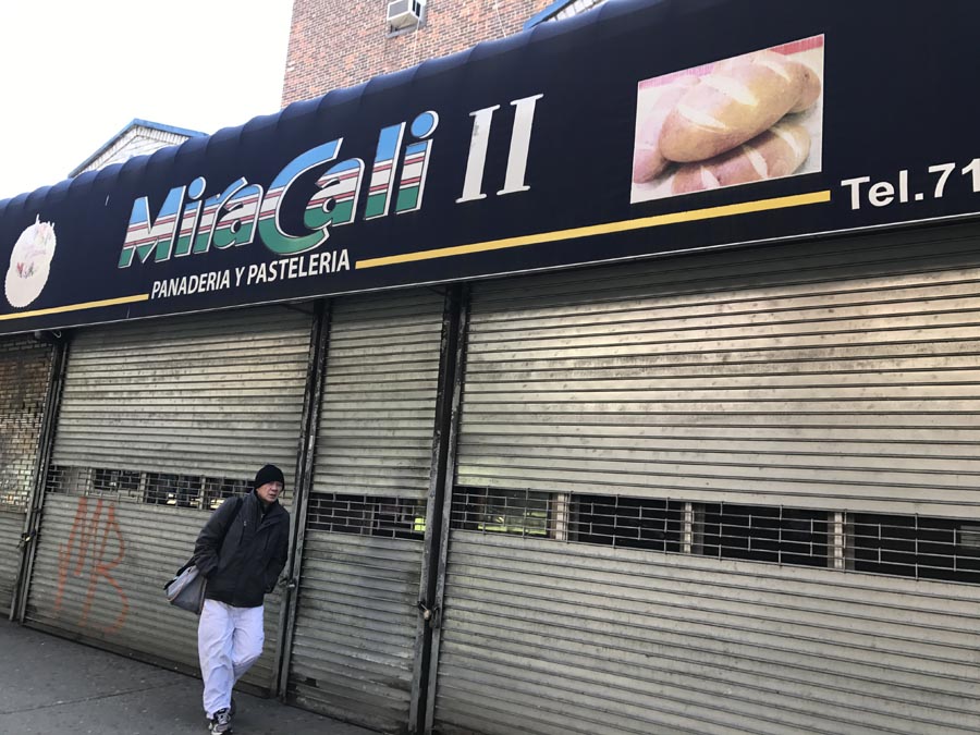 El restaurante Mira Cali bajó su reja metálica el jueves para solidarizarse con el movimiento Un día sin inmigrantes.