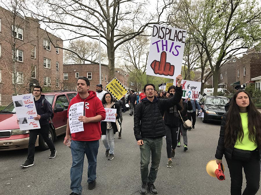 La marcha tuvo como objetivo llamar la atención de los residentes de Sunnyside, Queens.