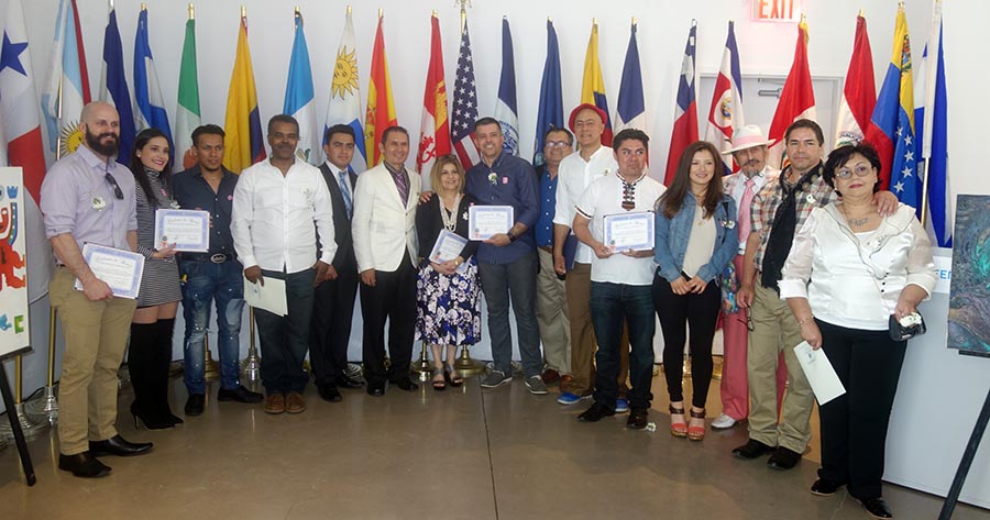 Algunos de los artistas que exhibieron en el Queens Museum luego de la convocatoria del Desfile de la Hispanidad.