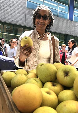 Herminia Palacio.