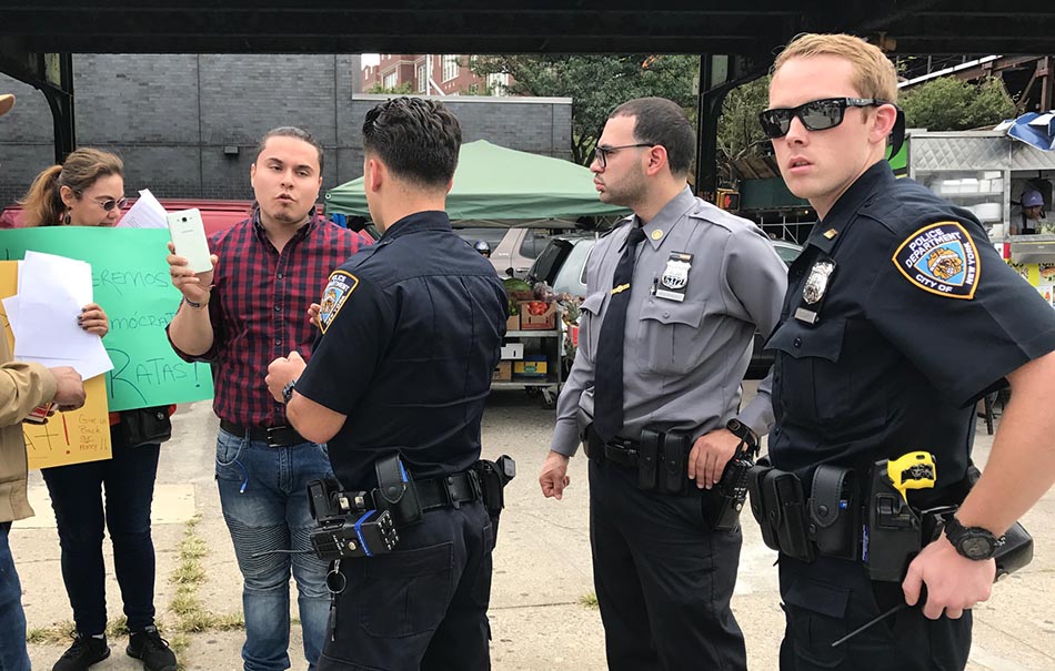 La policía de Nueva York fue necesaria para calmar los ánimos.