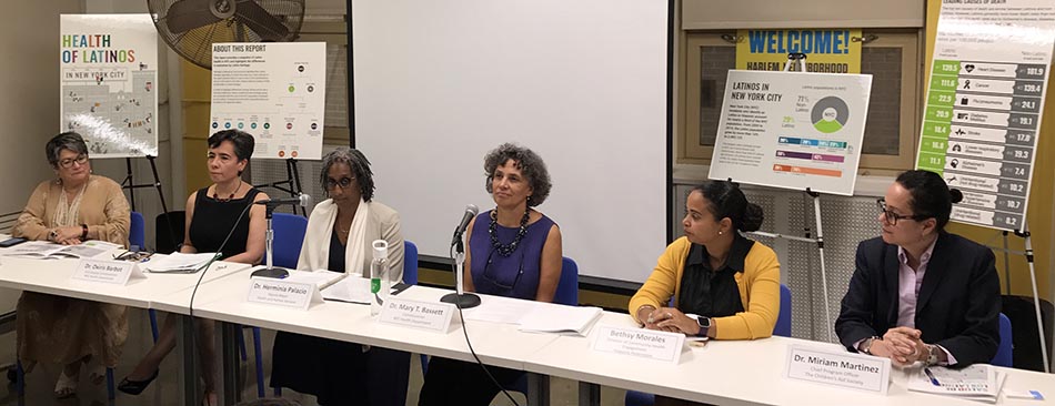 Desde la izquierda, Lorraine Cortés Vazquez, Dr. Oxiris Barbot, Dr. Herminia Palacio, Dr. Mary Bassett, Bethsy de la Federación Hispana y la Dr. Miriam Martínez del Children's Aid Society. 