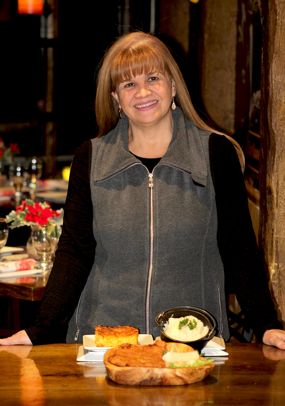 Nancy Ojeda con Marinera y Chipa Guazú. Foto Mauricio Hernández