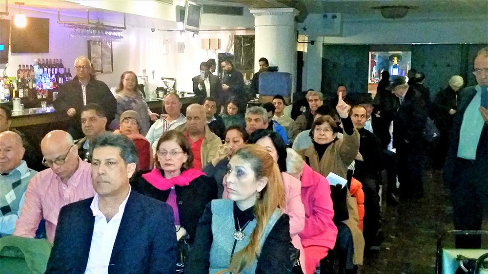 Parte del público que asisitió al foro sobre los candidatos al Congreso de Colombia por la diáspora de esa nación suramericana.