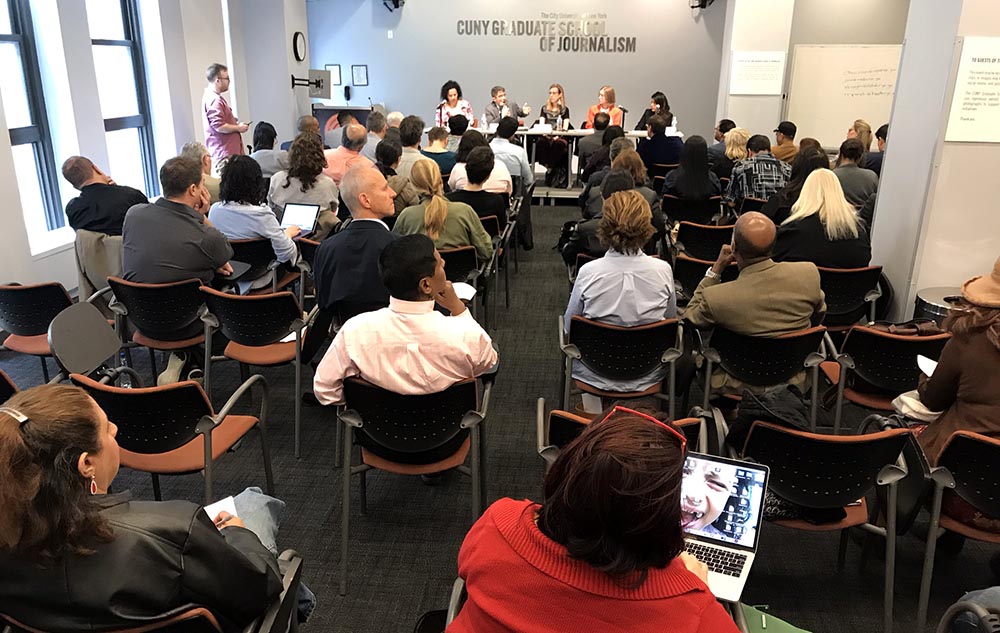 Representantes de la prensa étnica de Nueva York en la escuela de periodismo de CUNY.