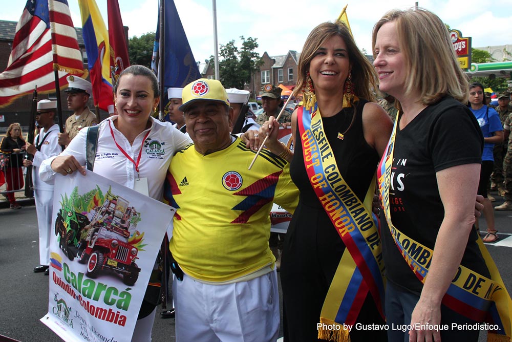 Desde la izquierda, Jenny Trujillo Alzate, alcaldesa de Calarcá, Rafael Castelar, la Cónsul General de Colombia en Nueva York, María Isabel Nieto, y Melinda Katz, presidenta de Queens.