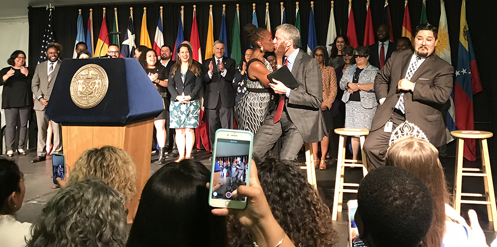 Alcalde de Blasio celebra el Mes de la Herencia Hispana