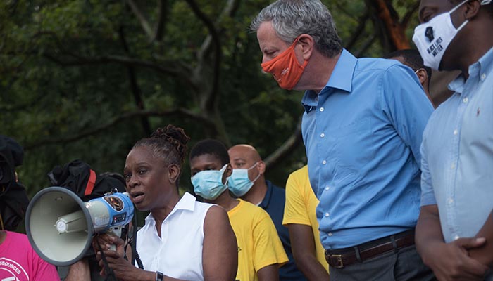Retenes en NYC para frenar pandemia y cumplir cuarentena