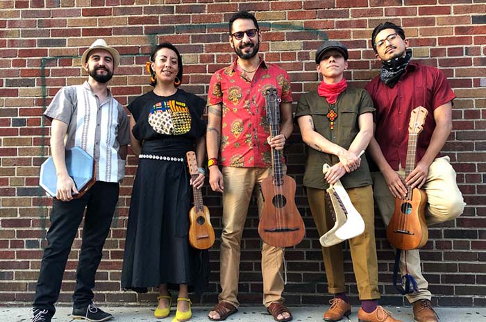 Noche de ritmos latinos en Flushing Town Hall
