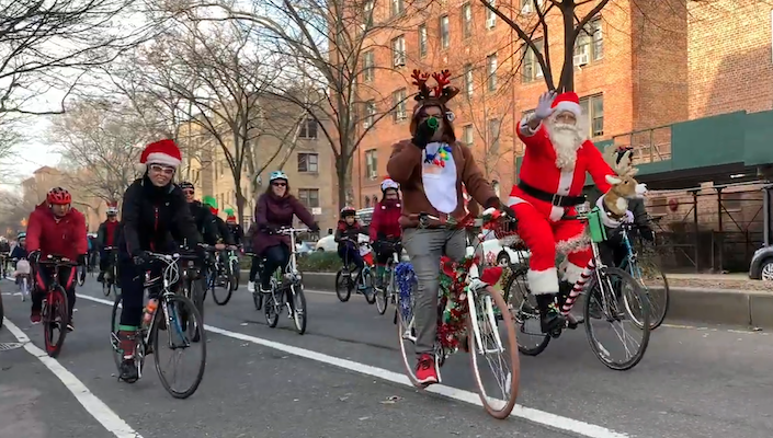 Paseo en bicicleta con Santa el 6 de diciembre por Jackson Heights