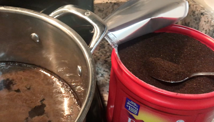 Naturista Manuel Pinzón con taller sobre importancia de enemas de café