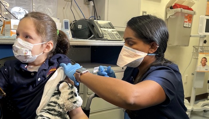 Hospital Elmhurst vacuna niños