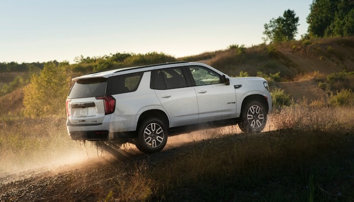 2022 GMC Yukon AT4 es fuerte, espacioso y costoso